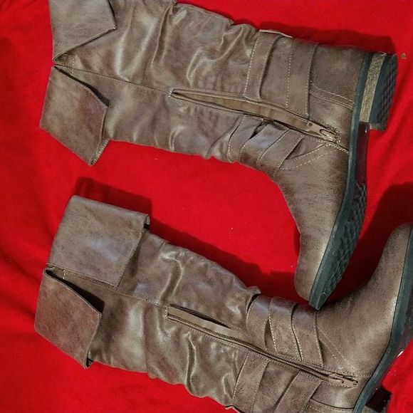 B52 Bullboxer High Buckle Boot - Picture 3 of 10